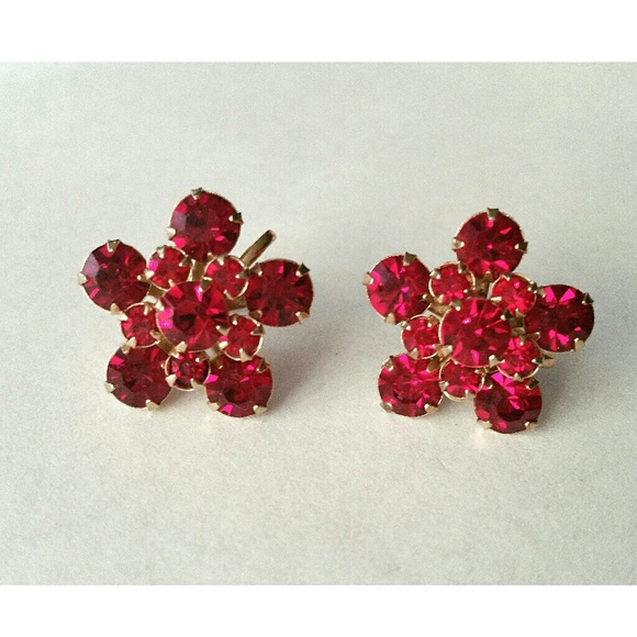 Vintage Weiss ruby rhinestone screwback earrings - Picture 2 of 5